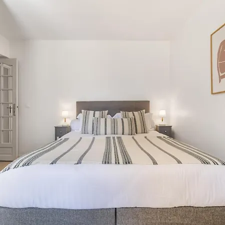 Ecarlate, Very 2 Bedroom 2 Bathroom Apartment